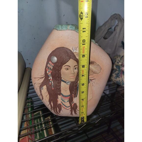 AMERICAN INDIAN POTTERY VASE RUST terricotta Indian girl - Picture 6 of 7